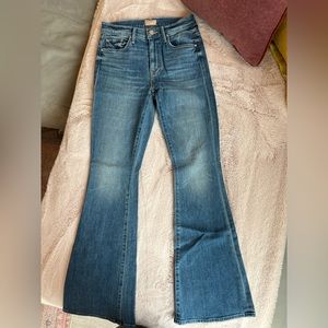 Never been worn Mother the Weekender Pants in love bombs size 25